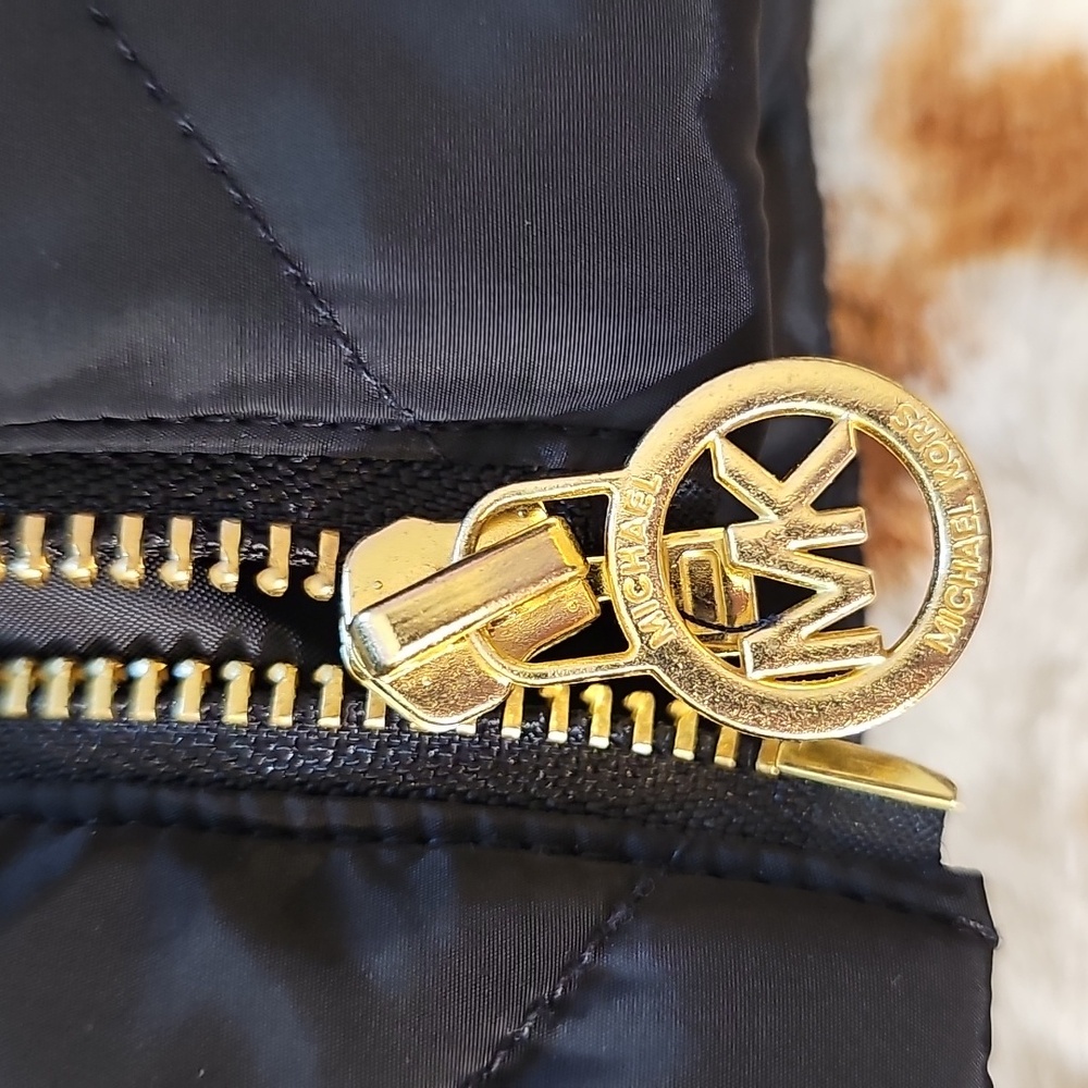 Michael Kors Black Quilted Vest with Gold Zipper NWOT Size M - Picture 5 of 5